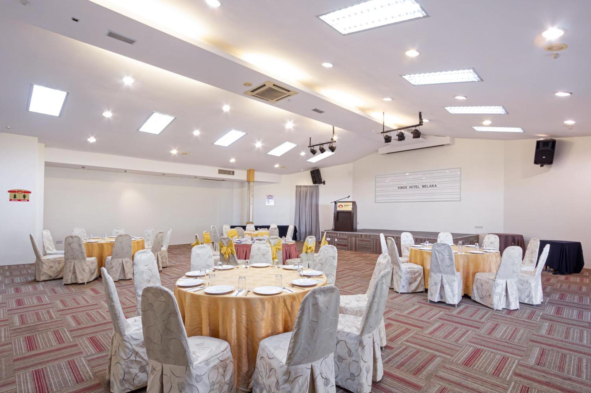 Kings Hotel Melaka Buitenkant foto