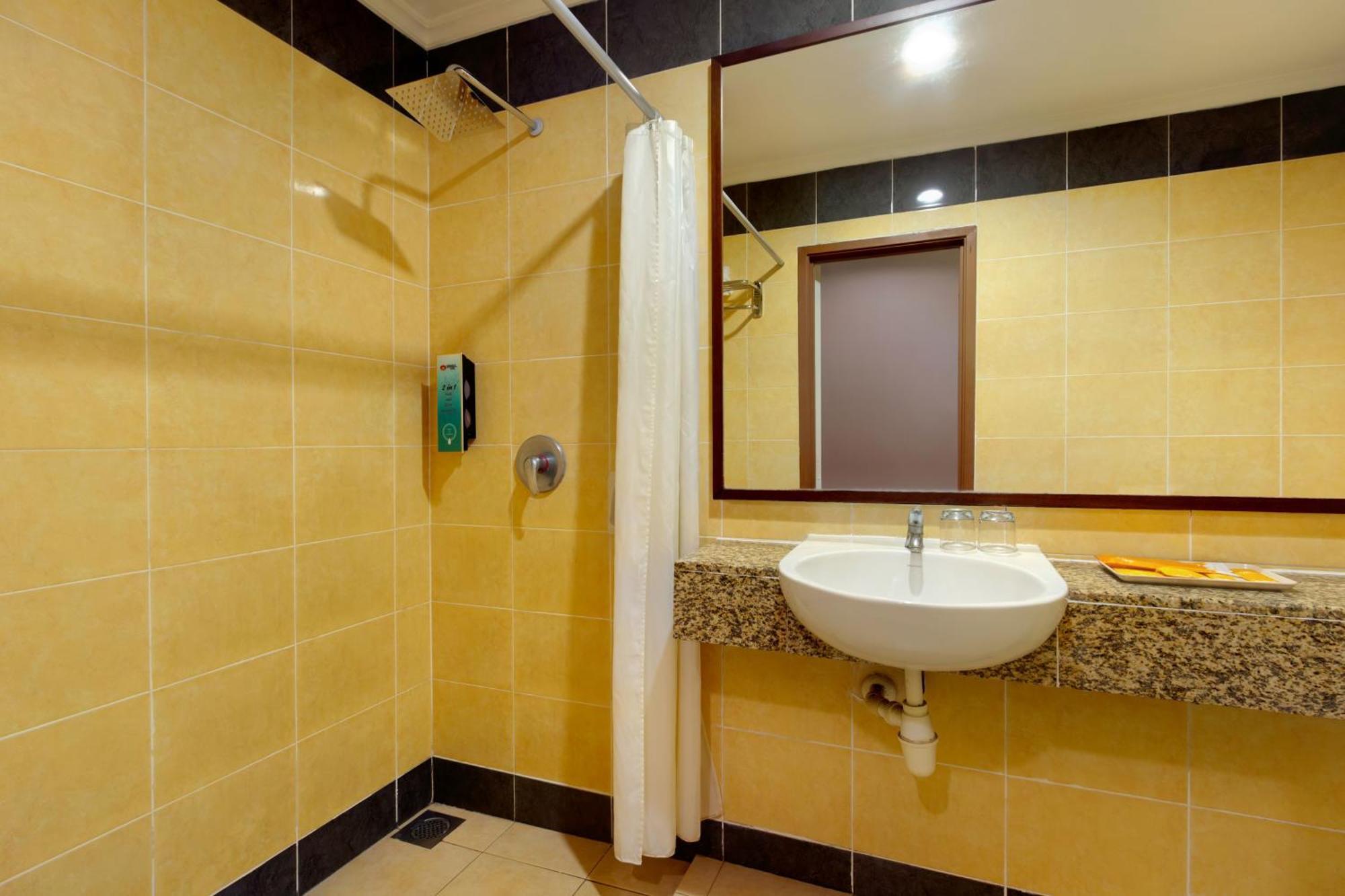 Kings Hotel Melaka Buitenkant foto